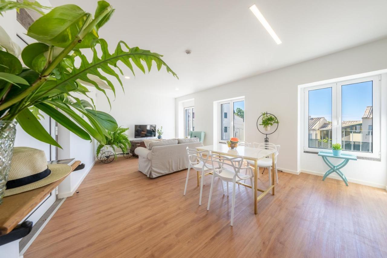Casa Amarela Apartments - By Casas Na Ilha กามารา ดิ โลบุช ภายนอก รูปภาพ