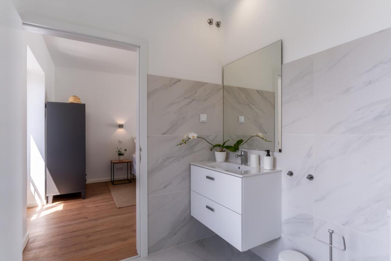 Casa Amarela Apartments - By Casas Na Ilha กามารา ดิ โลบุช ภายนอก รูปภาพ