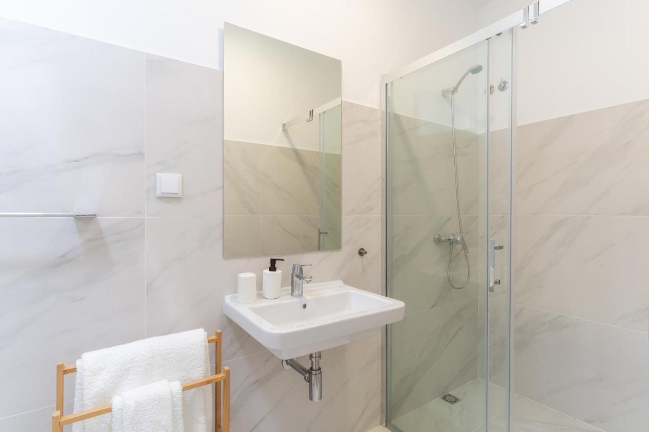 Casa Amarela Apartments - By Casas Na Ilha กามารา ดิ โลบุช ภายนอก รูปภาพ