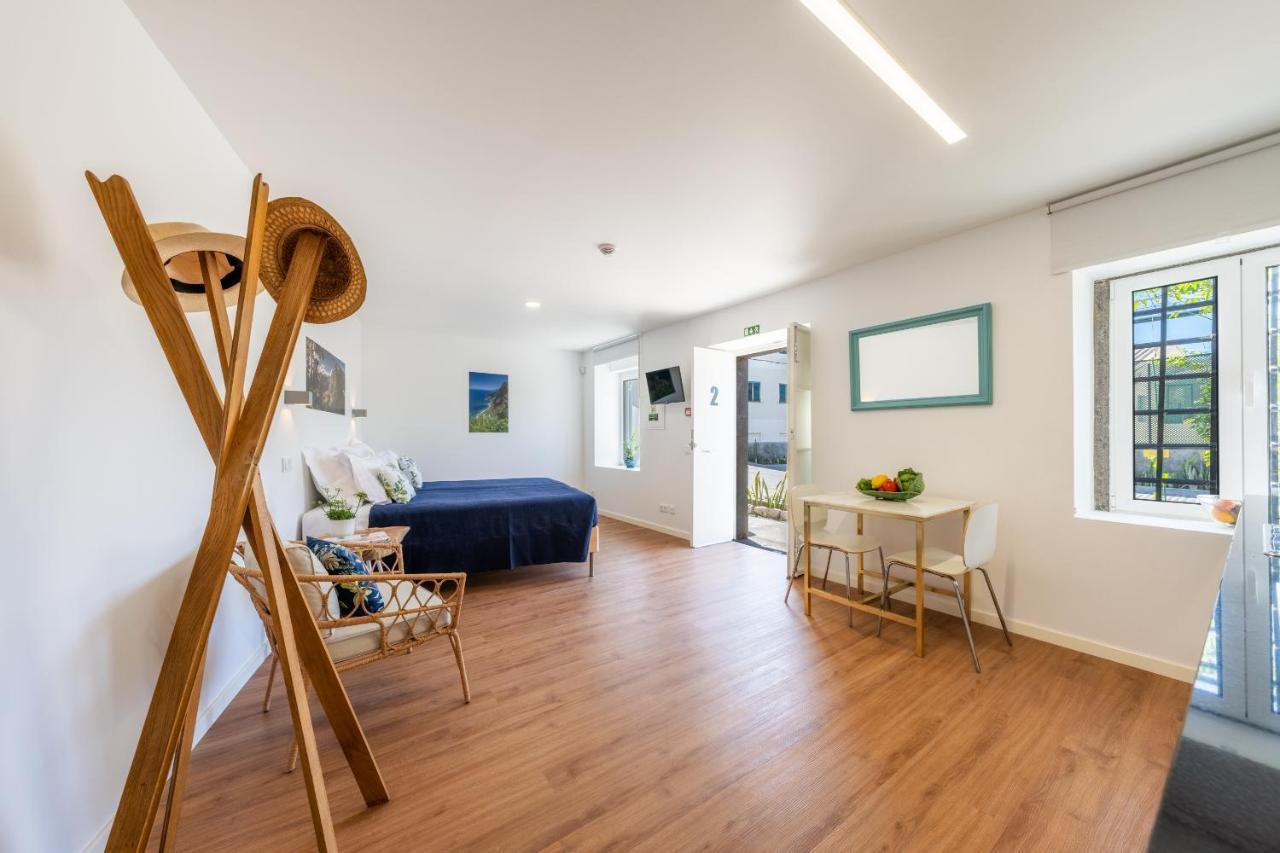 Casa Amarela Apartments - By Casas Na Ilha กามารา ดิ โลบุช ภายนอก รูปภาพ